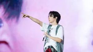j-hope Tour 'HOPE ON THE STAGE' THE MOVIE háttérkép