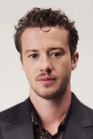 Joseph Quinn profil kép