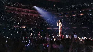 Katy Perry: The Lifetimes Tour – Live from Paris háttérkép