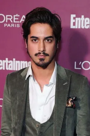 Avan Jogia profil kép