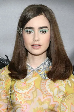 Lily Collins profil kép