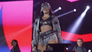 LUDMILLA: Hello Mundo háttérkép