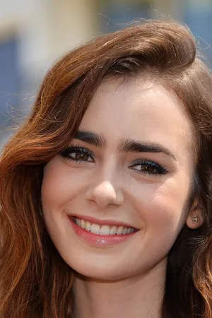 Lily Collins profil kép