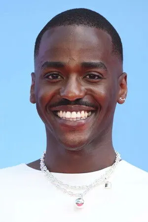 Ncuti Gatwa profil kép