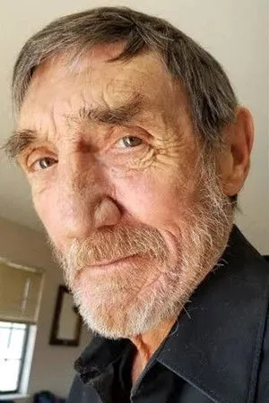 Derrick O'Connor profil kép